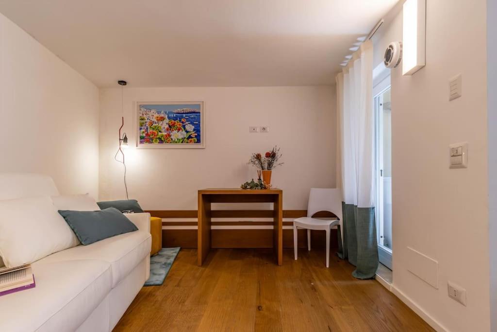Cconforthotels Appartamento Domus Venezia Bari Bagian luar foto